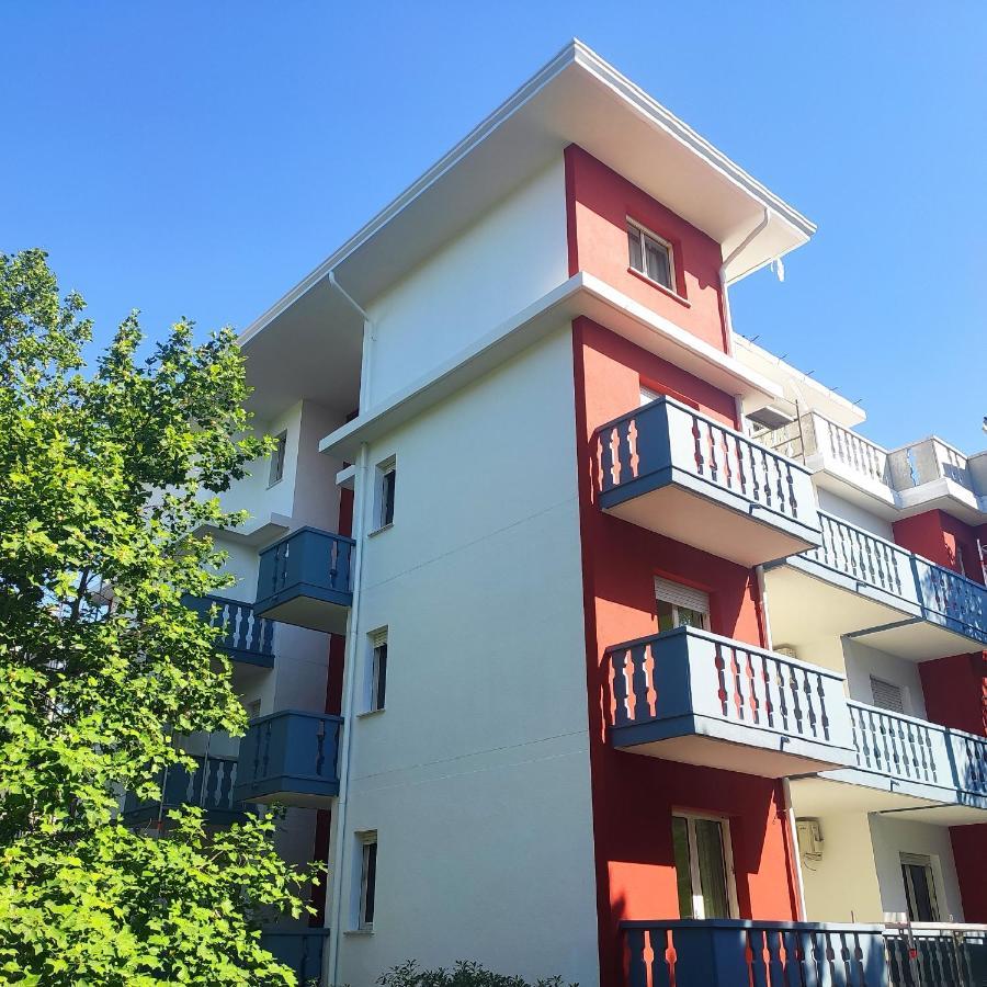 Condominio Ivelca Lignano Sabbiadoro Eksteriør bilde