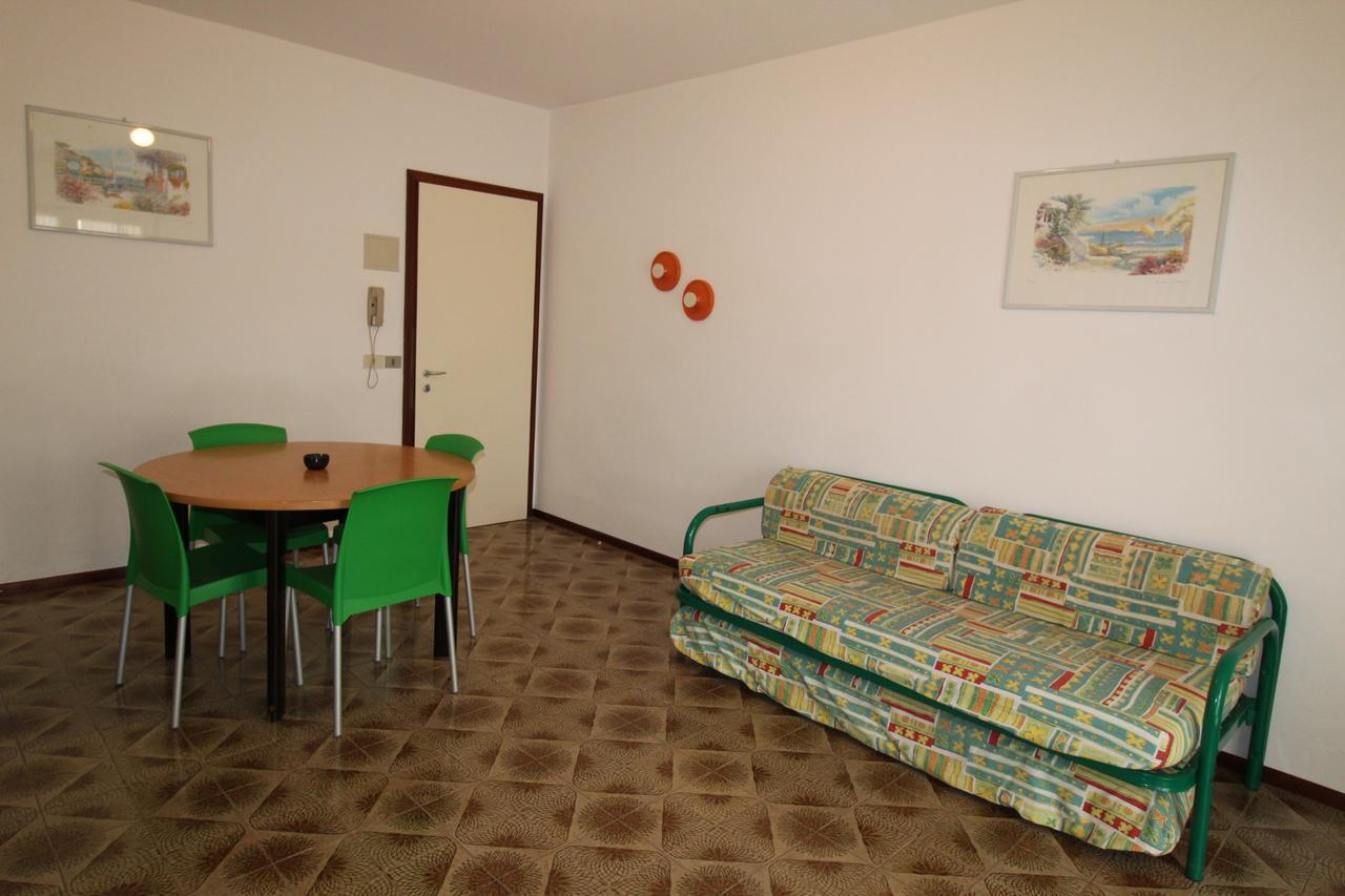 Condominio Ivelca Lignano Sabbiadoro Eksteriør bilde